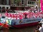 Amsterdam se pinta de colores en desfile de botes por orgullo gay